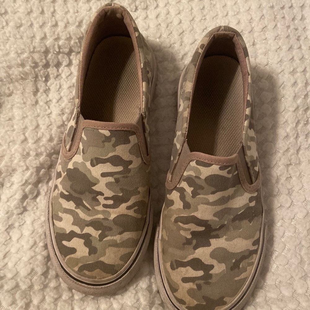 Camo Thereabouts shoes